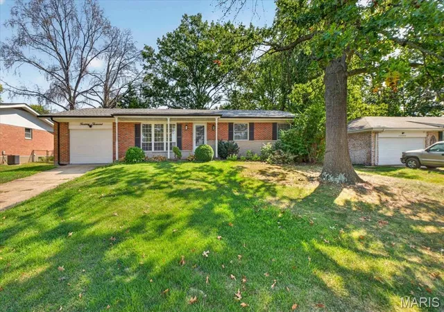 Photo 1 of Sale Pending at 14000 Davey Dr, Florissant, MO 63034 | MLS# MIS26057857 | Listing updated on 2026-09-14