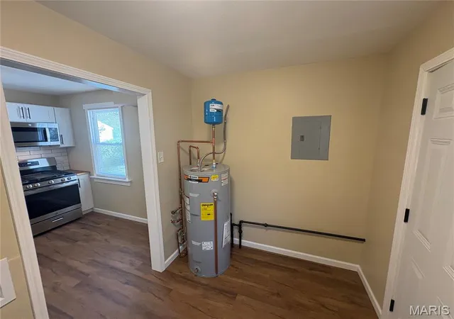Photo 3 of Sale Pending at 9125 Kathlyn Dr, Saint Louis, MO 63134 | MLS# MIS26057861 | Listing updated on 2026-09-14