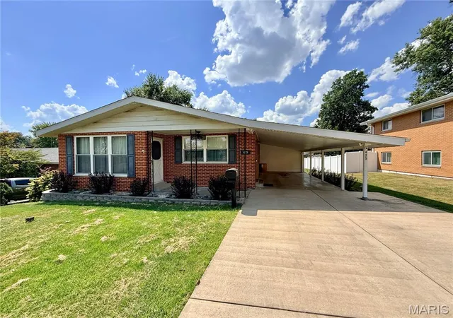 Photo 1 of Single family home for sale at 425 Cherry Dr, Sainte Genevieve, MO 63670 | MLS# MIS26057886 | Listing updated on 2026-09-21