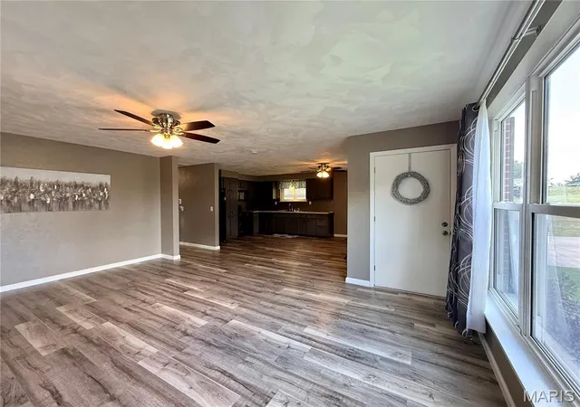 Photo 4 of Single family home for sale at 425 Cherry Dr, Sainte Genevieve, MO 63670 | MLS# MIS26057886 | Listing updated on 2026-09-21