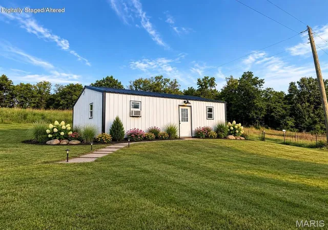 Photo 1 of Sale Pending at 3494 M Spence School Rd, Mansfield, MO 65704 | MLS# MIS26057908 | Listing updated on 2026-09-11