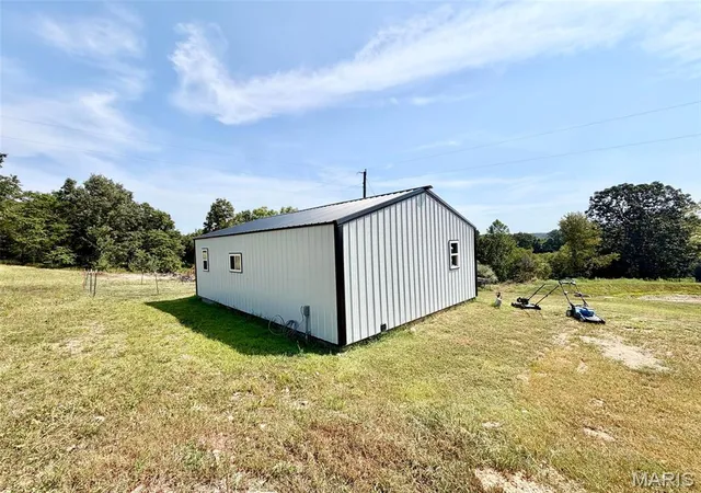 Photo 3 of Sale Pending at 3494 M Spence School Rd, Mansfield, MO 65704 | MLS# MIS26057908 | Listing updated on 2026-09-11