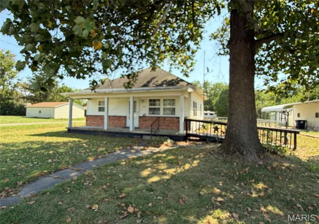 Photo 1 of Sale Pending at 323 Talmadge St, Witt, IL 62094 | MLS# MIS26057916 | Listing updated on 2026-09-15