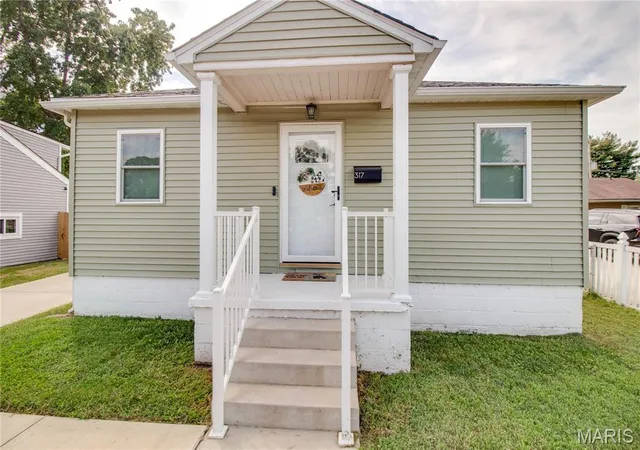 Photo 3 of Single family home for sale at 317 Rohm Pl, Roxana, IL 62084 | MLS# MIS26057948 | Listing updated on 2026-09-14