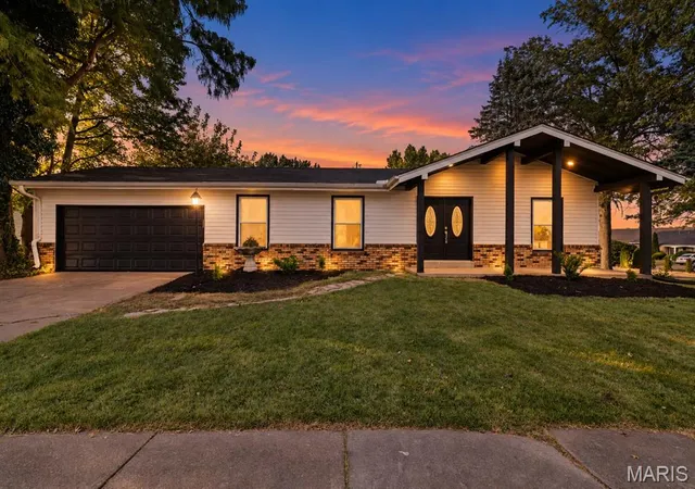 Photo 3 of Single family home for sale at 5891 Sir Edward Ln, Florissant, MO 63033 | MLS# MIS26057962 | Listing updated on 2026-10-07
