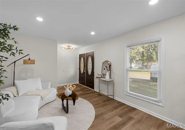 Photo 4 of Single family home for sale at 5891 Sir Edward Ln, Florissant, MO 63033 | MLS# MIS26057962 | Listing updated on 2026-10-07