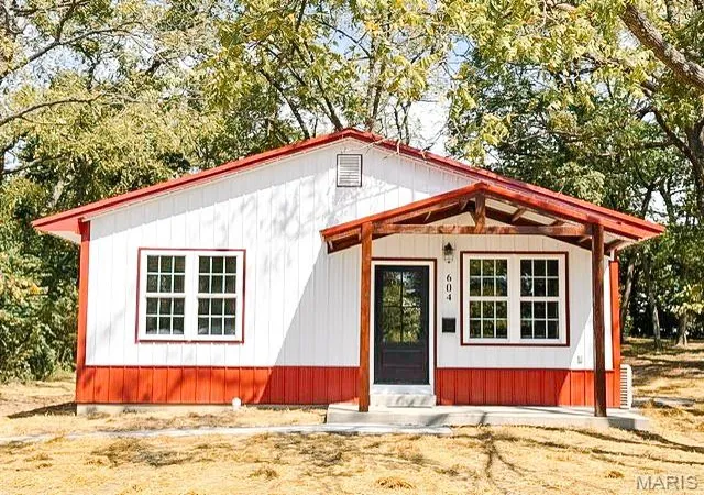 Photo 1 of Single family home for sale at 604 East 3rd, Salem, MO 65560 | MLS# MIS26057982 | Listing updated on 2026-09-24
