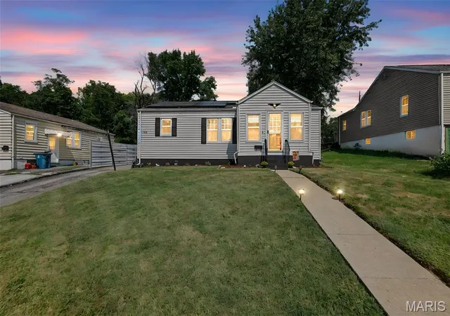 Photo 1 of Single family home for sale at 1218 Douglas St, Alton, IL 62002 | MLS# MIS26058008 | Listing updated on 2026-10-05