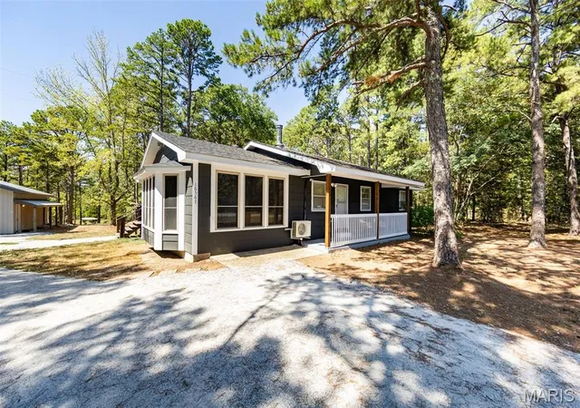 Photo 4 of Single family home for sale at 16567 State Route 32, Licking, MO 65542 | MLS# MIS26058010 | Listing updated on 2026-09-22