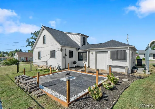 Photo 3 of Single family home for sale at 1240 Drury Ln, Perryville, MO 63775 | MLS# MIS26058011 | Listing updated on 2026-09-30