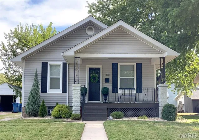 Photo 1 of Single family home for sale at 1406 N 2nd Street, Edwardsville, IL 62025 | MLS# MIS26058033 | Listing updated on 2026-09-11