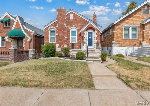 Single family home for sale at 5623 Eichelberger St, Saint Louis, MO 63109 | MLS# MIS26058047