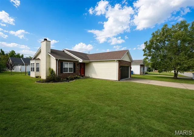Photo 3 of Single family home for sale at 5164 Whitsell Way, Granite City, IL 62040 | MLS# MIS26058049 | Listing updated on 2026-09-14
