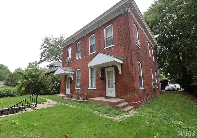 Photo 1 of Multi family home for sale at 609 E C St, Belleville, IL 62220 | MLS# MIS26058079 | Listing updated on 2026-09-09
