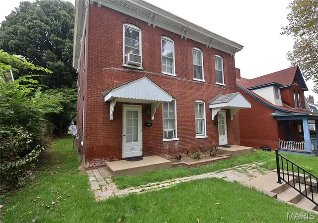 Photo 2 of Multi family home for sale at 609 E C St, Belleville, IL 62220 | MLS# MIS26058079 | Listing updated on 2026-09-09