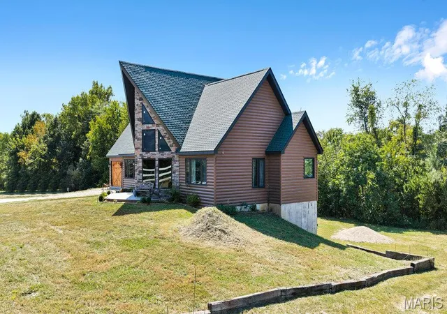 Photo 3 of Single family home for sale at 5 Taylor Ln, Elsberry, MO 63343 | MLS# MIS26058099 | Listing updated on 2026-09-12