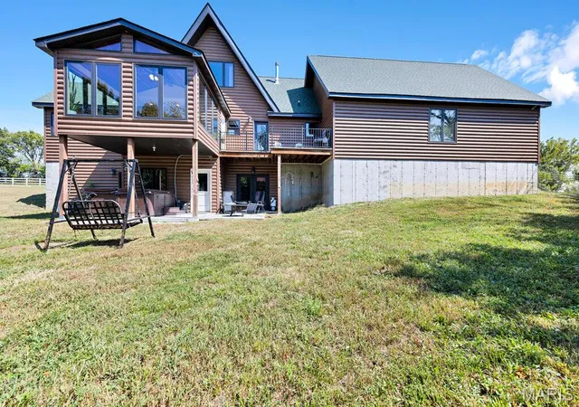 Photo 3 of Single family home for sale at 5 Taylor Ln, Elsberry, MO 63343 | MLS# MIS26058099 | Listing updated on 2026-09-12