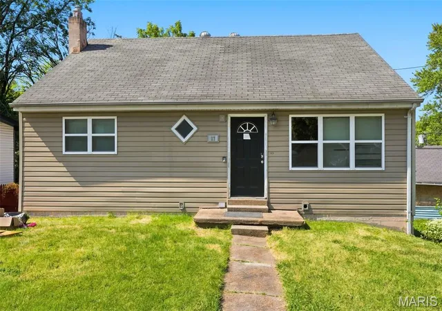 Photo 1 of Single family home for sale at 27 Bascom, Saint Louis, MO 63135 | MLS# MIS26058109 | Listing updated on 2026-09-12