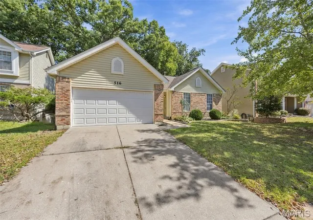Photo 2 of Single family home for sale at 516 Wetherby Ter Dr, Ballwin, MO 63021 | MLS# MIS26058141 | Listing updated on 2026-10-05