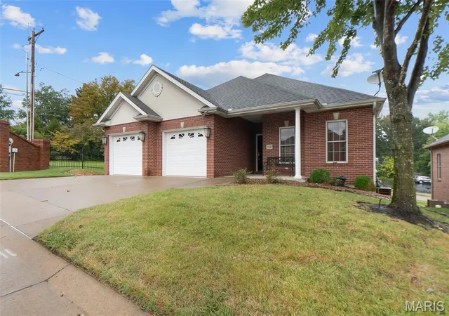 Photo 3 of Single family home for sale at 1132 N Cape Rock Dr, Cape Girardeau, MO 63701 | MLS# MIS26058150 | Listing updated on 2026-09-14