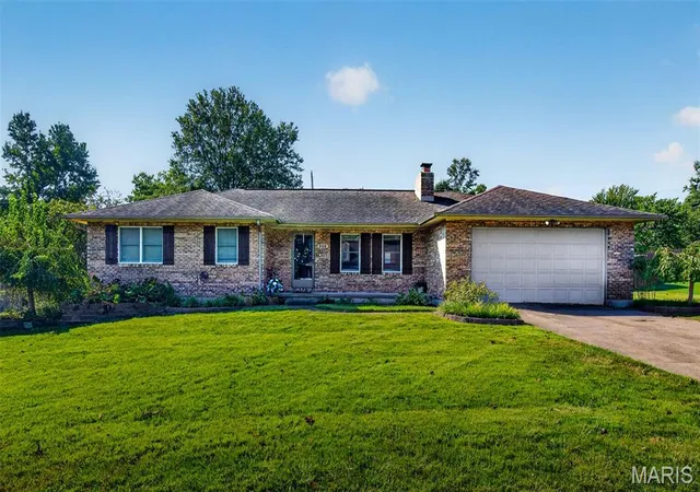 Single family home for sale at 906 Laurel Dr, Rolla, MO 65401 | MLS# MIS26058211