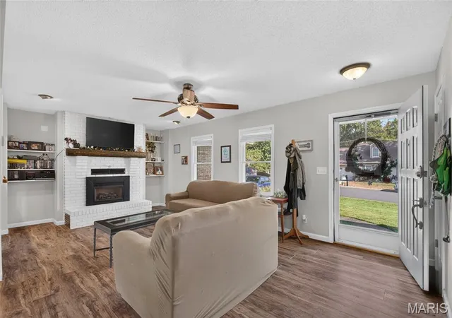 Photo 2 of Single family home for sale at 906 Laurel Dr, Rolla, MO 65401 | MLS# MIS26058211 | Listing updated on 2026-09-17