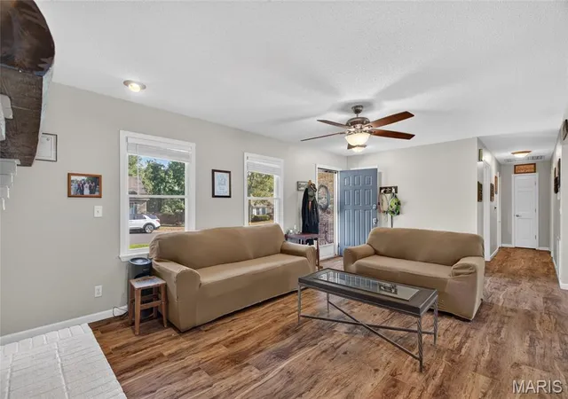 Photo 3 of Single family home for sale at 906 Laurel Dr, Rolla, MO 65401 | MLS# MIS26058211 | Listing updated on 2026-09-17
