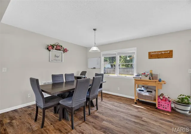 Photo 4 of Single family home for sale at 906 Laurel Dr, Rolla, MO 65401 | MLS# MIS26058211 | Listing updated on 2026-09-17