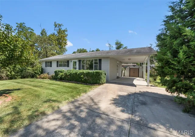 Photo 2 of Single family home for sale at 1444 Howell St, Cape Girardeau, MO 63701 | MLS# MIS26058224 | Listing updated on 2026-09-14