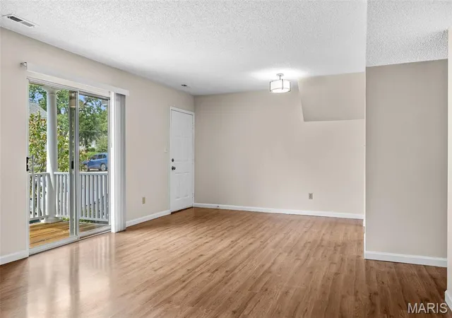Listing Photo 4 - Condo for sale in building located at 1508 Thrush Ter, Saint Louis, MO 63144