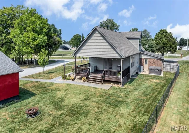 Photo 3 of Single family home for sale at 4176 State Route 156, Waterloo, IL 62298 | MLS# MIS26058260 | Listing updated on 2026-10-19