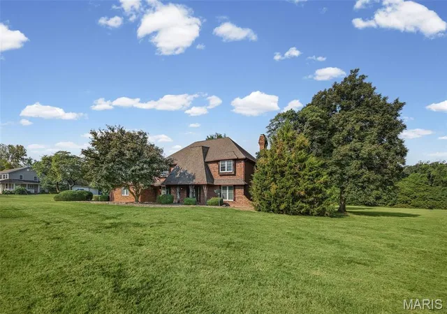 Photo 3 of Single family home for sale at 169 Heck Rd, Collinsville, IL 62234 | MLS# MIS26058261 | Listing updated on 2026-09-14