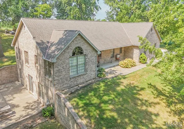 Photo 1 of Sale Pending at 25409 415th Street, Pittsfield, IL 62363 | MLS# MIS26058262 | Listing updated on 2026-09-15