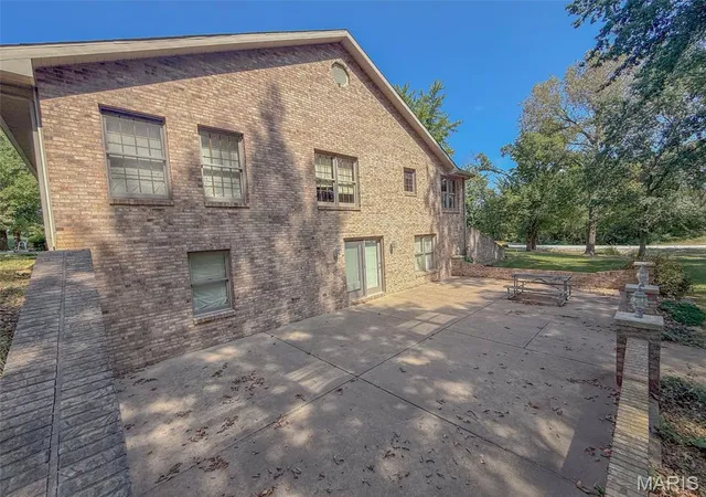 Photo 4 of Sale Pending at 25409 415th Street, Pittsfield, IL 62363 | MLS# MIS26058262 | Listing updated on 2026-09-15