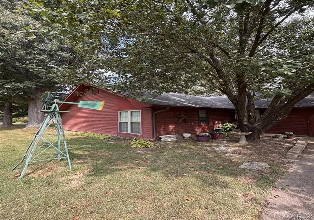 Photo 2 of Single family home for sale at 2844 Windwood Dr, Poplar Bluff, MO 63901 | MLS# MIS26058351 | Listing updated on 2026-09-11