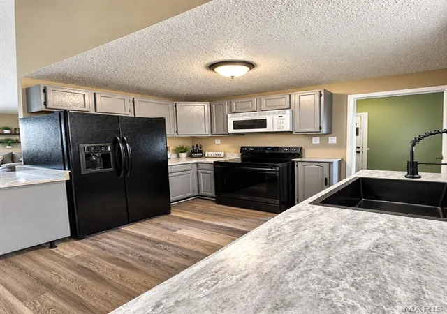 Photo 3 of Single family home for sale at 14205 Carat Ln, Dixon, MO 65459 | MLS# MIS26058366 | Listing updated on 2026-09-14