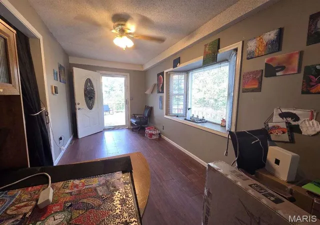 Photo 3 of Sale Pending at 25881 Sutherland Ln, Waynesville, MO 65583 | MLS# MIS26058368 | Listing updated on 2026-09-21
