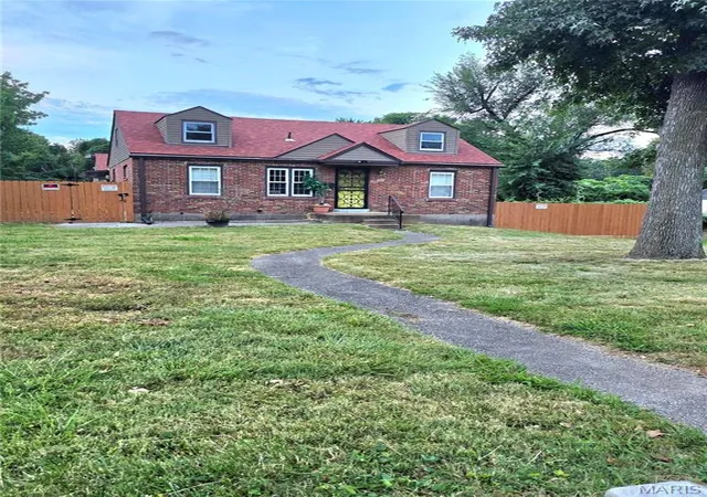 Photo 1 of Single family home for sale at 8000 Plymouth Ct, Saint Louis, MO 63134 | MLS# MIS26058374 | Listing updated on 2026-09-14