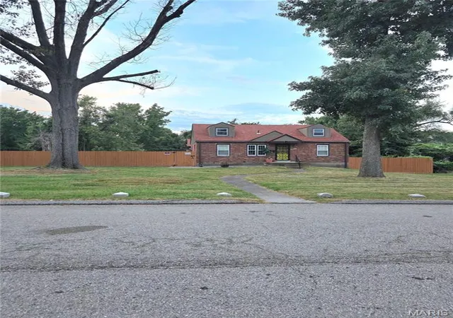 Photo 2 of Single family home for sale at 8000 Plymouth Ct, Saint Louis, MO 63134 | MLS# MIS26058374 | Listing updated on 2026-09-14
