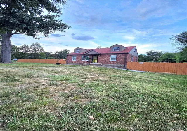 Photo 3 of Single family home for sale at 8000 Plymouth Ct, Saint Louis, MO 63134 | MLS# MIS26058374 | Listing updated on 2026-09-14