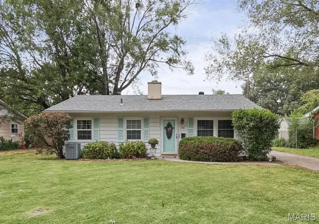 Photo 1 of Sale Pending at 258 Edwards St, Wood River, IL 62095 | MLS# MIS26058376 | Listing updated on 2026-10-02