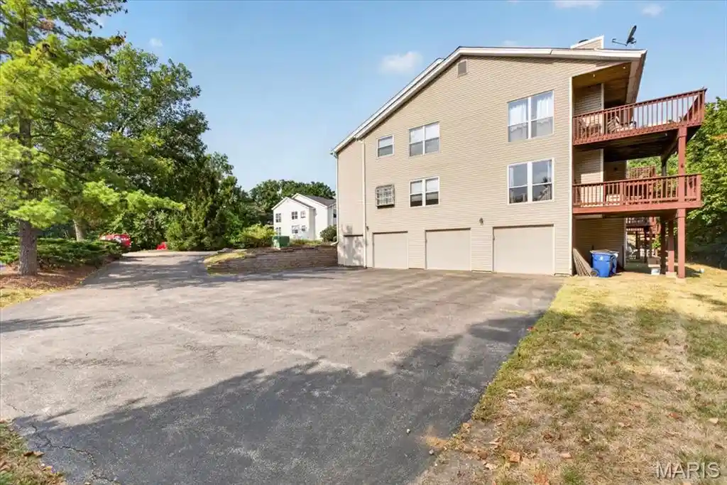Listing Photo 28 - Condo for sale in 618 Pine Ridge Trails Ct located at 618 Pine Ridge Trails Ct, Ballwin, MO 63021 - Unit #203