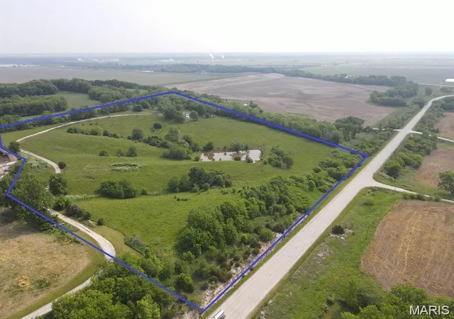 Photo 1 of Sale Pending at 7988 Elder Ln, Palmyra, MO 63461 | MLS# MIS26058411 | Listing updated on 2026-10-07