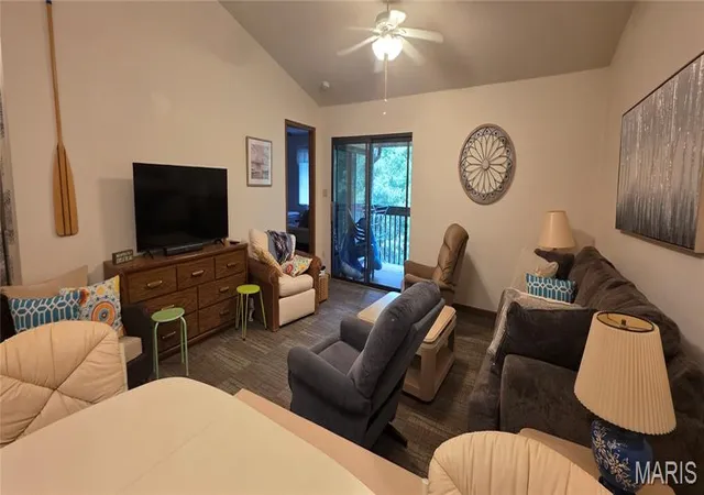 Listing Photo 4 - Condo for sale in building located at 18976 Pine Lake Rd, Monroe, MO 63456 - Unit #D10