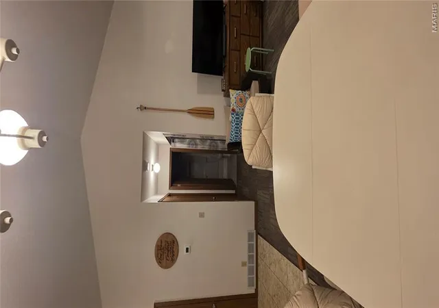 Listing Photo 5 - Condo for sale in building located at 18976 Pine Lake Rd, Monroe, MO 63456 - Unit #D10