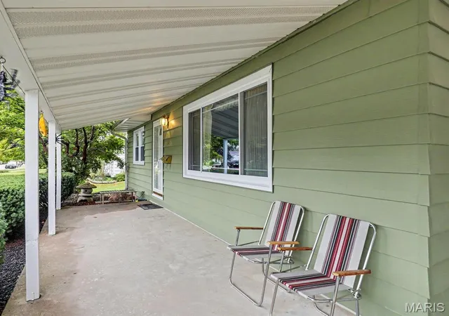 Photo 2 of Single family home for sale at 1015 Easy St, Palmyra, MO 63461 | MLS# MIS26058466 | Listing updated on 2026-09-11