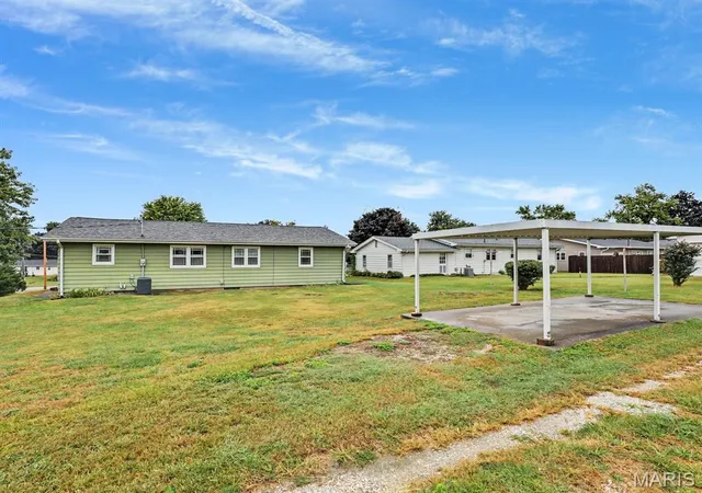 Photo 4 of Single family home for sale at 1015 Easy St, Palmyra, MO 63461 | MLS# MIS26058466 | Listing updated on 2026-09-11