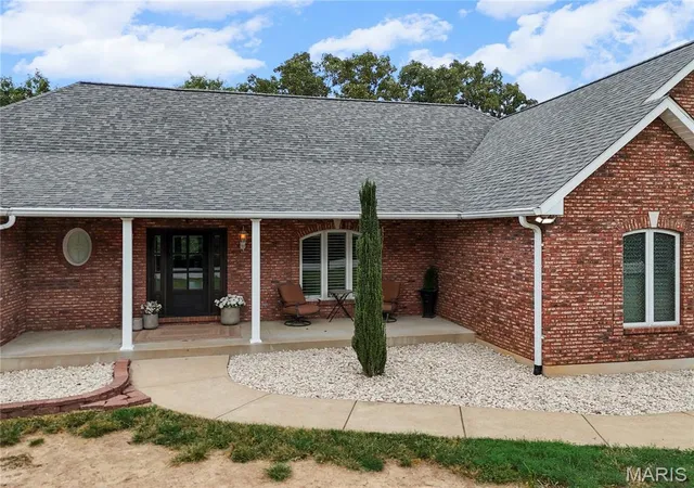 Photo 3 of Single family home for sale at 555 Kensington Pl, Festus, MO 63028 | MLS# MIS26058475 | Listing updated on 2026-09-12