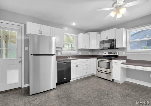 Photo 2 of Sale Pending at 872 Hyde Park Dr, Arnold, MO 63010 | MLS# MIS26058500 | Listing updated on 2026-09-15
