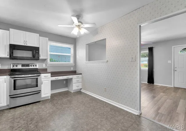 Photo 3 of Sale Pending at 872 Hyde Park Dr, Arnold, MO 63010 | MLS# MIS26058500 | Listing updated on 2026-09-15